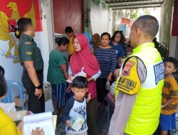 Wujudkan Anak Indonesia Sehat, Babinsa Danukusuman Bantu Kegiatan Posyandu