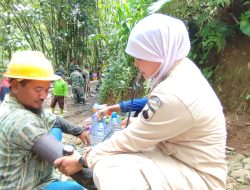 Kesuksesan Dan Kelancaran TMMD 127 Di Desa Kembang Tak Terpisahkan Dari Petugas Kesehatan Lapangan