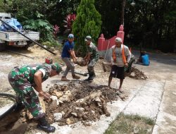 Babinsa Pimpin Kerja Bakti Pembuatan Saluran Air, Aliran Lancar Masyarakat Senang