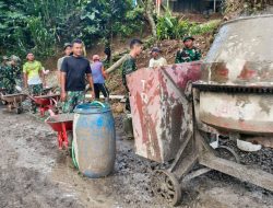 Hanya Kendaraan Saja, Angkong Pun Terlihat Antri Dilokasi TMMD 127 Kodim Wonogiri