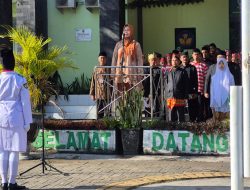 Memperingati hari Kartini SMK negeri 5 Jember menggelar upacara bendera 2026