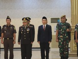 Bupati Jember Gus Fawait melantik PJ Sekda baru di pendopo Wahyawibawagraha Jember 