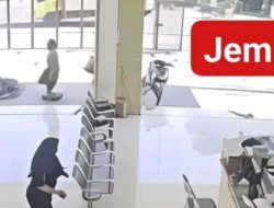 Pria Ngamuk Bawa Clurit di wilayah Gumukmas Jember seperti Kesetanan membacok Pekerja Wifi saat Bertugas 